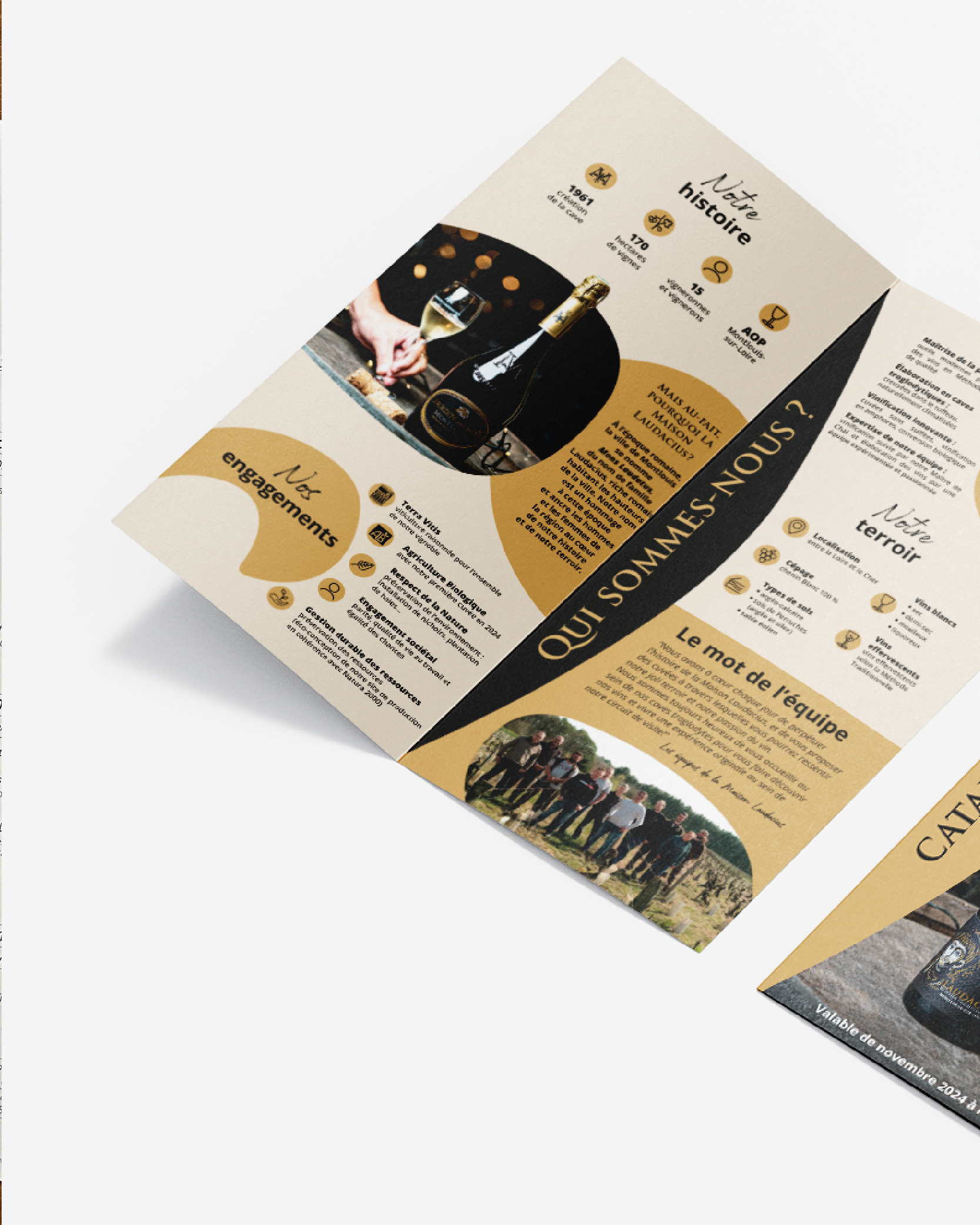 agence, Tours, refonte, nouveau design, moderne, actualité, modernité catalogue changement design catalogue étiquettes, packaging, boites coffret, catalogue, invitation évènement, bon de commande (papier et digital qui est remplissable sur ordi); signalétique (affiches avec des prix) dans la boutique ; panneaux explicatifs ; signalétique de stand (foire de vin, marché, kakemono, bâche, flyer promotionnel)